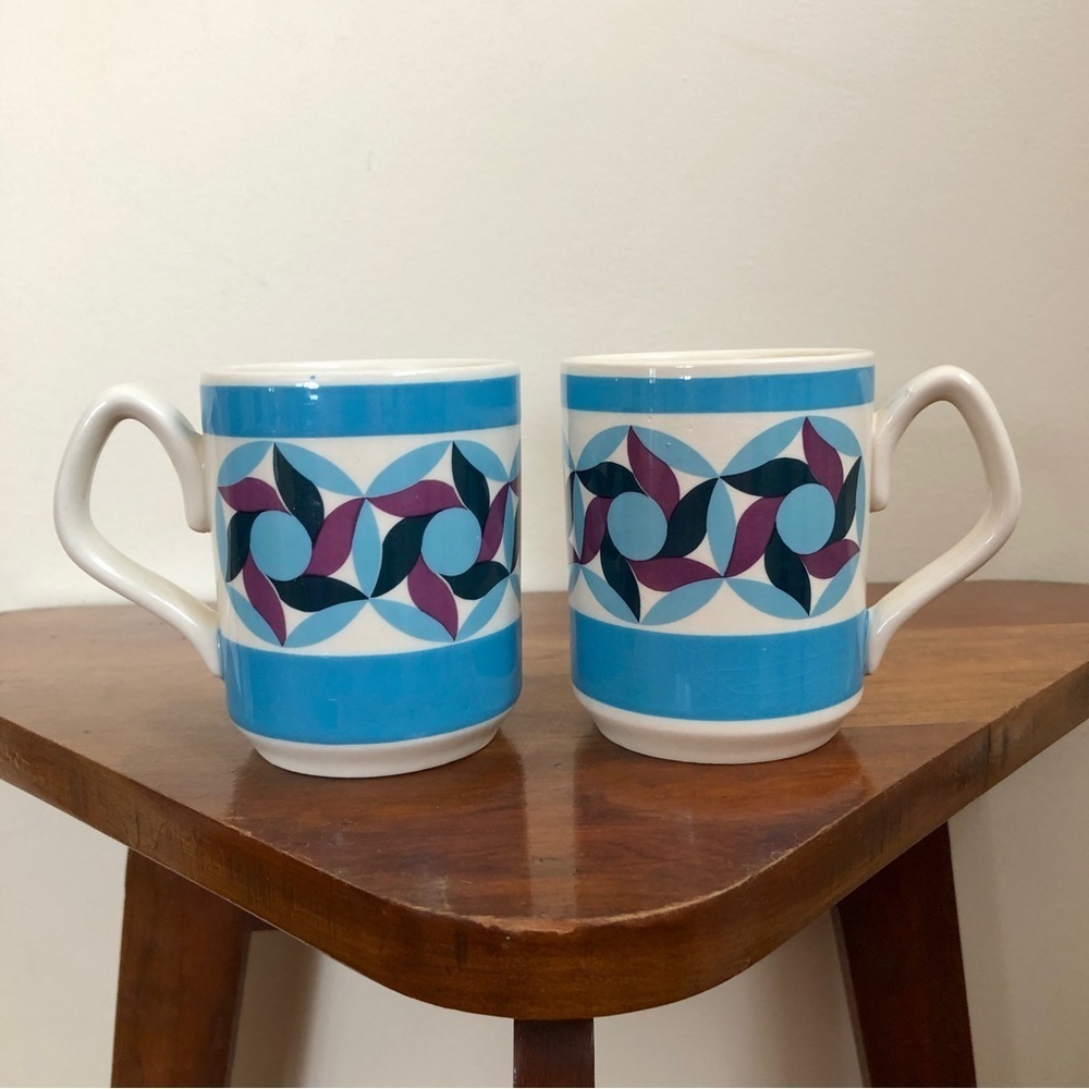 Vintage retro Sadler mugs